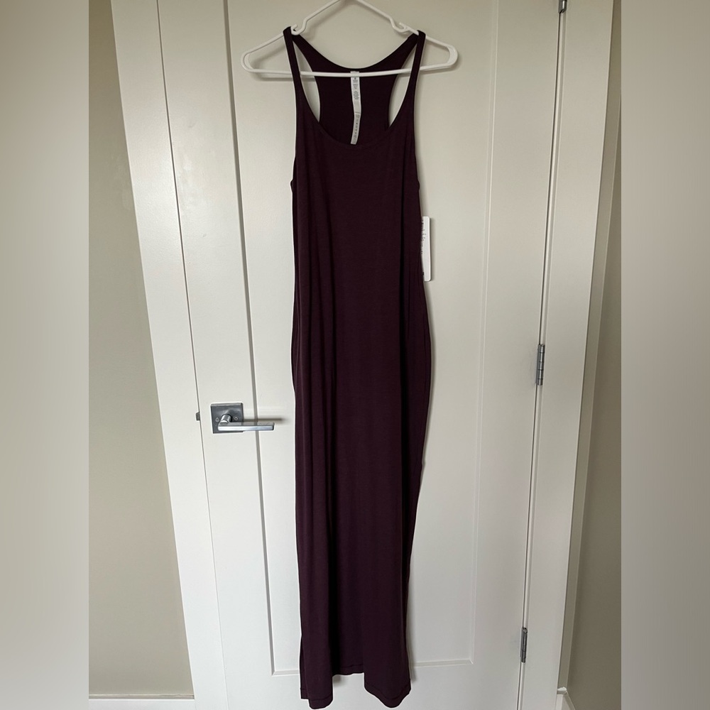 new Lululemon Refresh Maxi Dress
Heathered Bordeaux Drama / Black Cherry - Picture 7 of 14
